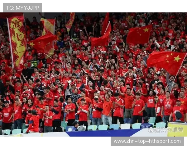 足球球迷合唱震撼体育场